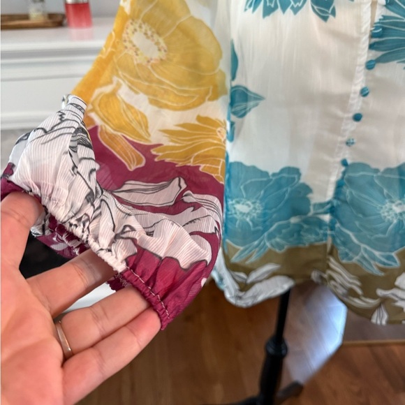 Floral sheer Button-Up Blouse - Multicolor - Picture 2 of 6